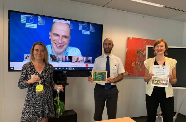 Delivering the petition to the European Commission