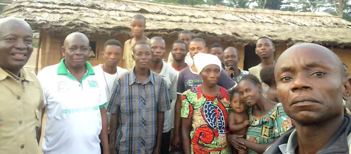 RIAO-RDC members with villagers from Bongemba / Yahuma