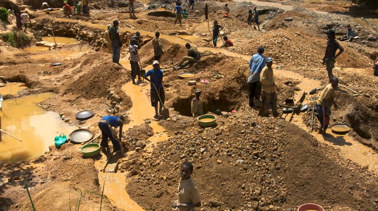 Miners in DRC