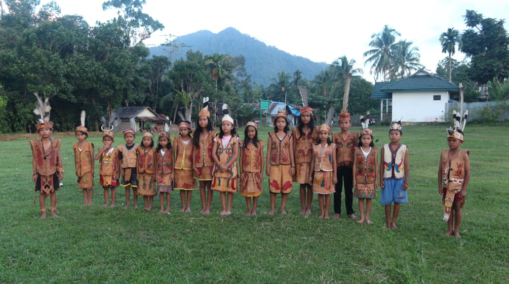 Dayak children in traditional clothing